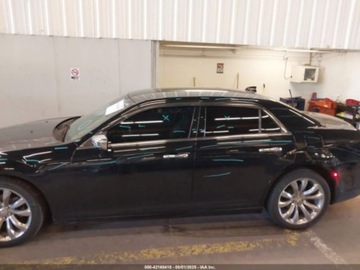 Chrysler 300C II 2019 Chrysler 300 Limited 2019 3.6l 3.6 Benzyna 292KM, zdjęcie 2