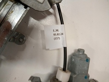 ZVEDÁK OKNO DVEŘE PRAVÝ ZADNÍ NISSAN MAXIMA A35