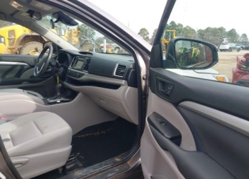 Toyota Highlander III 2023 Toyota Highlander 2023r., XLE, 2.4L, od ubezpieczalni 2.4 Benzyna 265KM, zdjęcie 10