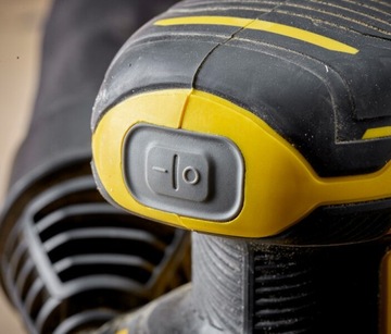 КОЛЕБАТЕЛЬНАЯ ШЛИФОВАЛЬНАЯ МАШИНА 18V V20 STANLEY SFMCW220B