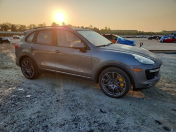 Porsche Cayenne II SUV Facelifting 4.8 520KM 2015 Porsche Cayenne Turbo 2015 4.8 Benzyna 520KM, zdjęcie 4