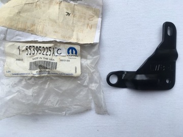 55395225AC Jeep Wrangler UCHWYT MONTAŻOWY DACHU