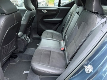 Volvo XC40 Crossover Facelifting 2.0 B3 163KM 2022 Volvo XC 40 2.0 R-Design Panorama Kamery Harman, zdjęcie 14
