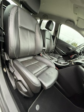 Opel Astra J Hatchback 5d 1.4 Turbo ECOTEC 140KM 2010 Opel Astra J 1.4T 2010r Cosmo Xenon Skóra, zdjęcie 14