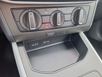 Seat Arona Crossover Facelifting 1.0 TSI 110KM 2022 Seat Arona serwis ASO 1.0TSI 110KM bezwypadkowy pakiety FullLink alufelgi, zdjęcie 30