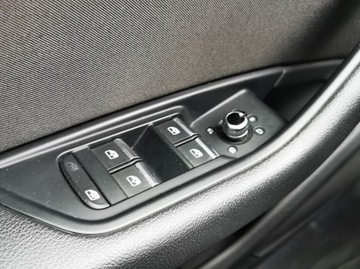 Audi A4 B9 2020 AUDI A4 Avant 35 TDI S tronic, Bezwypadlkowy, Salon Polska, Serwisowany, zdjęcie 15