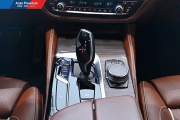 BMW Seria 5 G30-G31 Limuzyna Facelifting 3.0 530d 286KM 2022 BMW Seria 5 530d xDriveFV23Repair InclusiveM Pakiet SportowyHak Holowniczy, zdjęcie 17