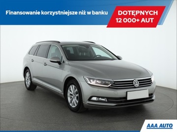 Volkswagen Passat B8 Variant 1.6 TDI BlueMotion SCR 120KM 2016 VW Passat 1.6 TDI, Salon Polska, Serwis ASO, Navi