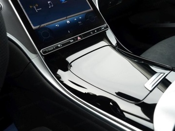 Mercedes Klasa C W206 Limuzyna 2.0 200d 163KM 2025 MERCEDES-BENZ C Klasa 200 d AMG 2.0 (163KM) 2025, zdjęcie 10