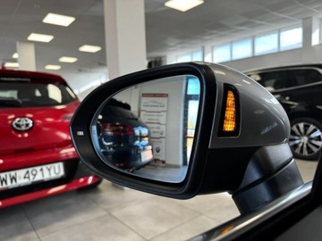 Volkswagen Passat B8 Variant 2.0 TDI BlueMotion SCR 150KM 2018 Volkswagen Passat R Line B8 grzane fotele i kierownica kamera hak, zdjęcie 14