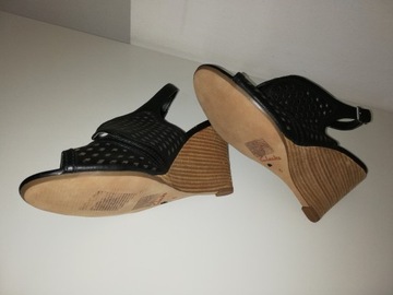 Skórzane buty firmy Clarks. Rozmiar 38,5.