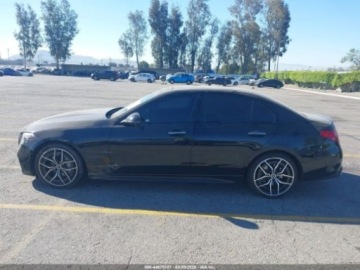 Mercedes Klasa C W206 Limuzyna 2.0 300 258KM 2022 Mercedes-Benz Klasa C MERCEDES-BENZ C 300 SEDAN 2.0 Benzyna 259KM, zdjęcie 5