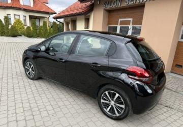 Peugeot 208 I Hatchback 5d Facelifting 1.2 PureTech 82KM 2017 Peugeot 208 1,2 82KM Klimatronik Navi Kamera CarPlay 1.2 Benzyna 82KM, zdjęcie 9