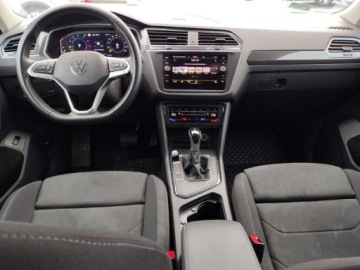Volkswagen Tiguan II SUV Facelifting 1.5 TSI 150KM 2021 Volkswagen Tiguan FVmarza Salon PL niski przebieg LED Matrix Kamera 360 ASO, zdjęcie 15