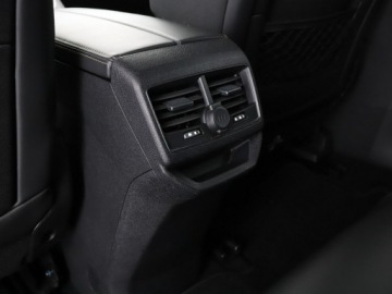 Peugeot 3008 II Crossover 1.2 PureTech 130KM 2017 Peugeot 3008 GT-line full led virtual navi kamera, zdjęcie 37