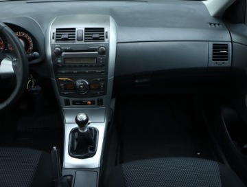 Toyota Corolla X Sedan Facelifting 1.6 Valvematic 132KM 2011 Toyota Corolla 1.6 Valvematic, Salon Polska, zdjęcie 7
