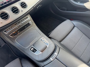 Mercedes Klasa E W213 Limuzyna Facelifting 2.0 E220d 194KM 2021 Mercedes-Benz E 220 220d 4 Matic, Pakiet AMG, Salo, zdjęcie 12
