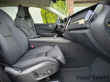 Volvo XC60 II 2025 Volvo XC 60 5B AWD Plus Dark LED BLIS ACC Pilot As, zdjęcie 25