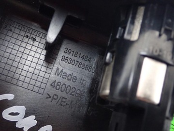HNÍZDO ZAPALOVAČE NABÍJENÍ USB 9830788880 OPEL CORSA F 20R