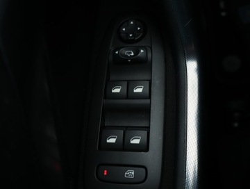 Peugeot 2008 I SUV Facelifting 1.2 PureTech 130KM 2018 Peugeot 2008 1.2 PureTech, Salon Polska, zdjęcie 21