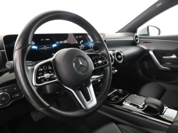 Mercedes Klasa A W177/V177 Hatchback 2.0 250 224KM 2018 Mercedes A 250 225KM Automat Navi Czujniki, zdjęcie 13