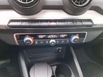 Audi Q2 SUV 1.4 TFSI COD Ultra 150KM 2017 Audi Q2 Side Assist, Kamera cofania 1.4 Benzyna 150KM, zdjęcie 21