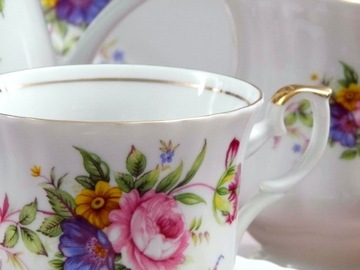 096 УЖИН И КОФЕ-СЕРВИС 12/96 ИВОНА ХОДЗЕЖ