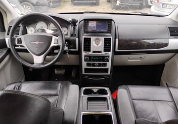 Chrysler Grand Voyager 2.8 CRD 163KM 2010 Chrysler Grand Voyager 2010r, 2.8 DIESEL. AUTOMAT. Uszkodzony tyl. Jezdzi, zdjęcie 5