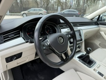 Volkswagen Passat B8 Variant 2.0 TDI BlueMotion SCR 150KM 2018 Volkswagen Passat 2.0 TDI Comfortline! Salon, zdjęcie 20