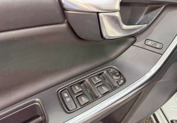 Volvo V60 I Kombi Facelifting 1.5 T3 DRIVE-E 152KM 2017 Volvo V60 Polski salon _ Pierwszy wlasciciel _ 1.5 Benzyna 152KM, zdjęcie 5