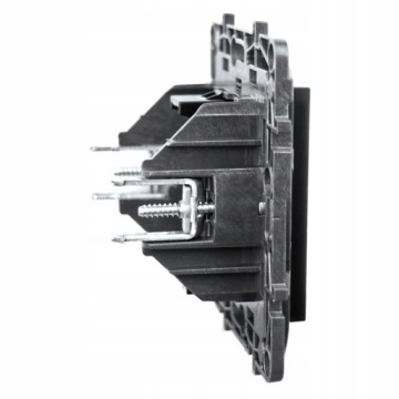 Крышка рамы Legrand Niloe Step черного цвета