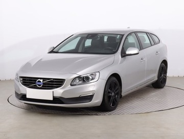 Volvo V60 I Kombi Facelifting 2.0 D4 DRIVE-E 181KM 2014 Volvo V60 D4 2.0, Salon Polska, Serwis ASO, zdjęcie 1