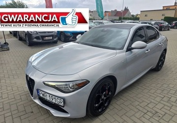 Alfa Romeo Giulia II Sedan Facelifting 2.0 Turbo 280KM 2023 Alfa Romeo Giulia 2,0 Benzyna 280 KM Q4 Veloce Ti Automat 4x4 GWARANCJA Za