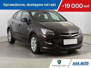 Opel Astra J Sedan 1.4 Turbo ECOTEC 140KM 2015 Opel Astra 1.4 T, Salon Polska, Serwis ASO, Klima