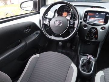 Toyota Aygo II Hatchback 3d Facelifting 1.0 VVT-i 72KM 2019 Toyota Aygo 1.0 VVT-i, Salon Polska, Serwis ASO, zdjęcie 6