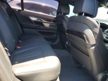 BMW Seria 7 G70 2022 BMW Seria 7 740I 2022 3.0 Benzyna 335KM, zdjęcie 10