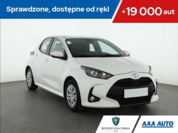 Toyota Yaris IV Hatchback 1.0 VVT-i 72KM 2022 Toyota Yaris 1.0 VVT-i, Salon Polska, Serwis ASO