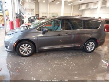 Chrysler Pacifica II 2018 Chrysler Pacifica Chrysler Pacifica Touring L 3.6 Benzyna 287KM, zdjęcie 3