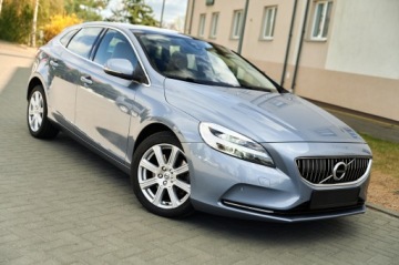Volvo V40 II Hatchback Facelifting 2.0 D2 120KM 2018 VOLVO V40 INSCRIPTION PANORAMA JASNA SKÓRA AUTOMAT, zdjęcie 18