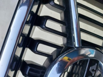 ПЕРЕДНЯЯ РЕШЕТКА ХРОМ VOLVO XC60 II 31425536