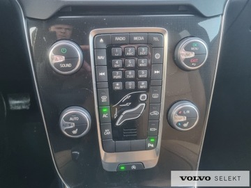 Volvo V40 II Hatchback Facelifting 2.0 D4 190KM 2017 Volvo V40 Salon PL Summum D4 190KM LED Skóra Nawi, zdjęcie 23