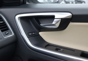 Volvo XC60 I SUV Facelifting 2.0 D3 136KM 2015 Volvo XC 60 2.0D 136KM Manual MOMENTUM II Wlasciciel Serwisowany 2.0, zdjęcie 17