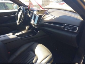 Maserati Levante 2021 Maserati Levante 2021 3.0l 3.0 Benzyna 345KM, zdjęcie 9