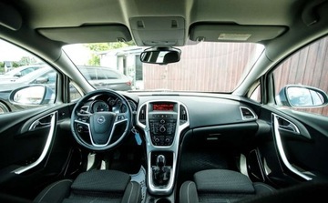 Opel Astra J Sports Tourer 1.4 Turbo ECOTEC 140KM 2011 Opel Astra 1.4T 140KM Led Xenon PDC Climatronic serwis ASO Alu 1.4 Benzyna, zdjęcie 25