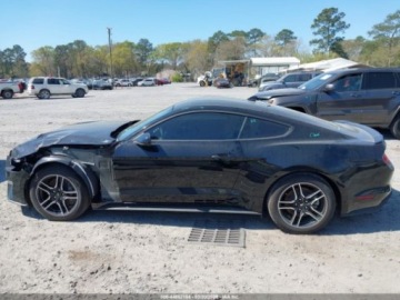 Ford Mustang VI Fastback Facelifting 5.0 Ti-VCT 450KM 2022 Ford Mustang Gt Premium Fastback 2022 5.0 Benzyna 450KM, zdjęcie 2