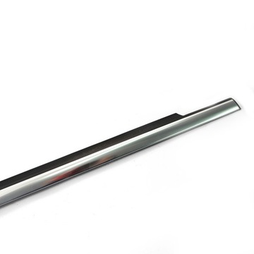 Mercedes W204 Накладка на заднее правое стекло двери