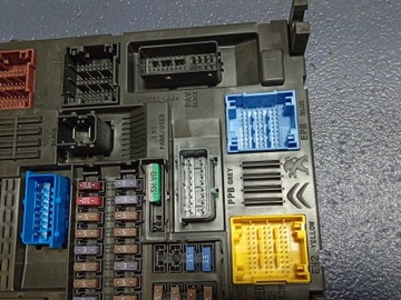 PEUGEOT 508 II 18- BSI КОРОБКА 9832881380