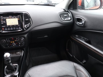 Jeep Compass II SUV 1.4 MultiAir 140KM 2017 Jeep Compass 1.4 MultiAir, Salon Polska, Skóra, zdjęcie 7