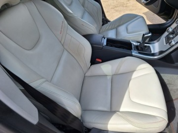 Volvo XC60 I SUV Facelifting 2.0 D4 DRIVE-E 190KM 2015 Volvo XC 60 D4 Bezwypadkowy Serwisowany Kamera, zdjęcie 22