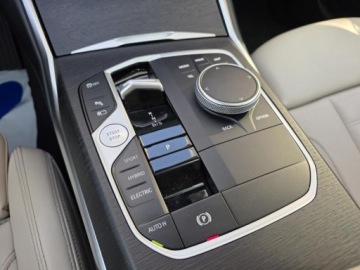 BMW Seria 3 G20-G21 Limuzyna 2.0 330e 292KM 2023 BMW 3 G20 330e 2.0l hybryda Plug-In 292KM * Przebieg: 55,158km, zdjęcie 20